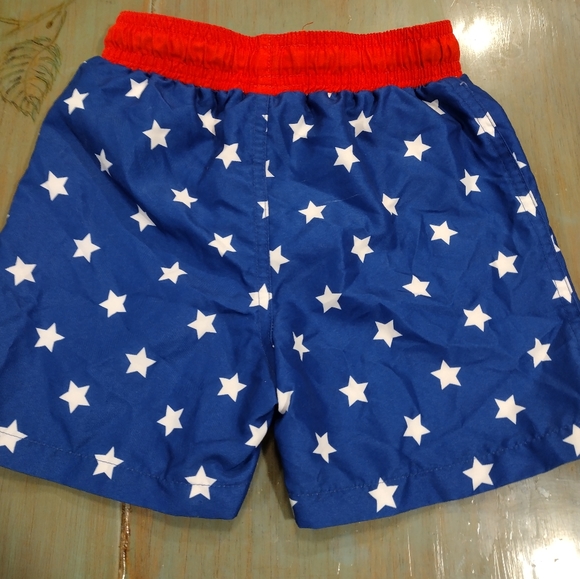 Lily and Dan boy's star spangled swim trunks, size 5, red, white and blue - Picture 2 of 4